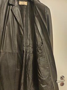 starožitný hrací budík, šaty, kabelka kožená,HRNEČKY - 2