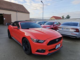 Ford Mustang cabrio - 2