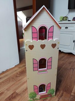 Domeček pro panenky - 2