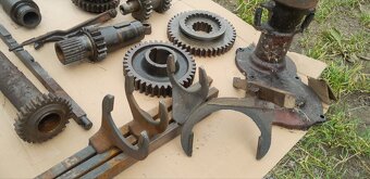 Prodám díly do převodovky zetor 4011, 4511, 4611 - 2