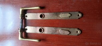 Mosazné kování , kliky, kličky. 2x - 2