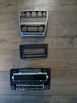 Autorádio Škoda Octavia 2 FL s BT - 2