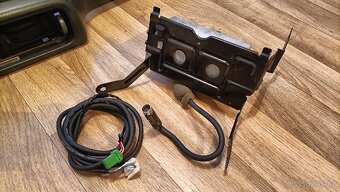 Volvo Dolby Surround Pro Logic - 2