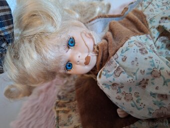 Porcelánová panenka 22 cm - 2