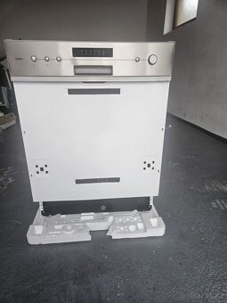 MORA Vestavná myčka s panelem - 2