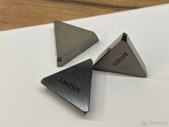 Mitsubishi  plátky - 2