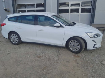 Ford Focus 1.5tdci 88kw TITANIUM - 2