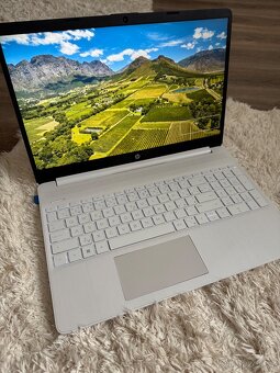 Prodám notebook HP 15s - 2