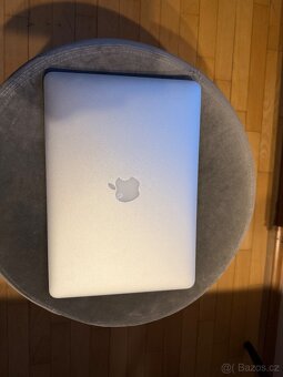 P: Macbook Air 2017, i5/8GB/128GB - 2
