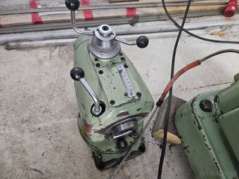 Univerzální frézka 6H80 + přílušenství v hodnotě 20tis. Kč - 2