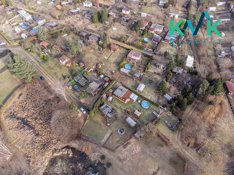 Chata, pozemek 474 m2, zast. plocha 16 m2, elektřina, před k - 2