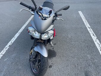 Triumph Street Triple R - 2