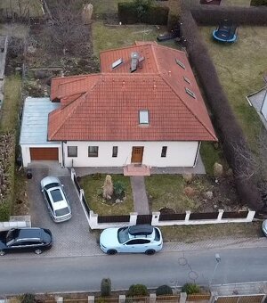 Samostatně stojící rodinný dům 284 m2 na pozemku 687 m2. - 2