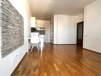 Nymburk, pronájem bytu 3+kk, 72 m2, + garážové stání,  okr.  - 2