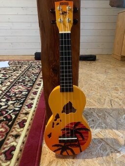 Mahalo Ukulele - 2
