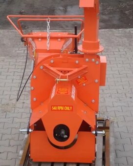 Štěpkovač za traktor WC-8 , pomocník na dřevo - 2