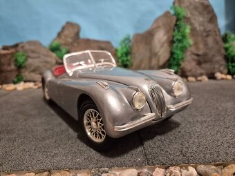 Prodam model 1:18 Jaguar XK 120 - 2