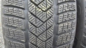 Zimní pneu 235/50/19 Pirelli - 2