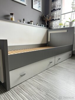 Postel s úložným prostorem - 2