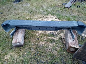 Nárazník Toyota hilux 06 - 2