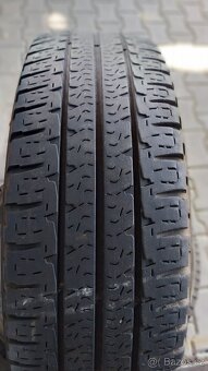 Prodám 2 pneu Michelin 225/75/16 CP - 2
