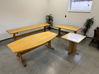 Velký oválný jídelní stůl. SELSKÝ - 2