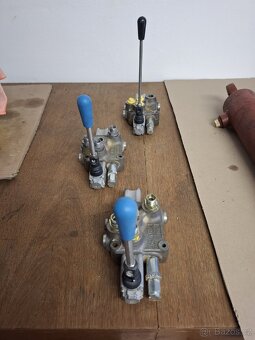 Hydraulicky rozvaděč - 2