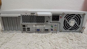 Fujitsu Siemens Esprimo E3500
 - 2