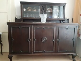 Starožitné skříně a stolky - 2