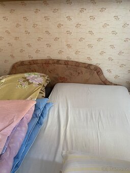 Postel a skříně za odvoz - 2