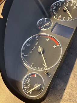 Budíky Peugeot 407 HDI - 2