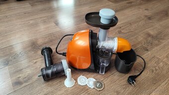 Odšťavňovač Gourmet G21, minimálně používaný - 2
