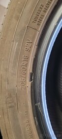 Pneu 205/60 R16 - 2
