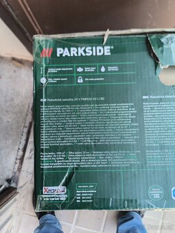 Parkside robotická sekačka - 2