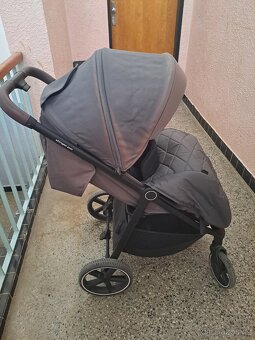 Sportovní kočárek - 2