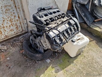 Motor BMW E46 2,5 - 2