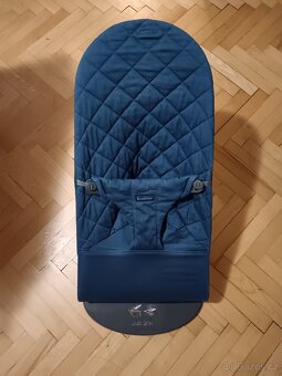 Prodám modré houpátko babybjorn - 2