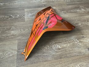 KTM 1190 Adventure pravý boční plast - 2