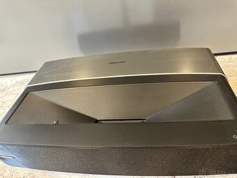 Hisense 4K Projektor 100L5F / Laser TV / Plátno 100'' - 2
