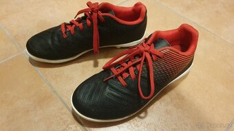 dětské kopačky Kipsta vel: 33 - 2