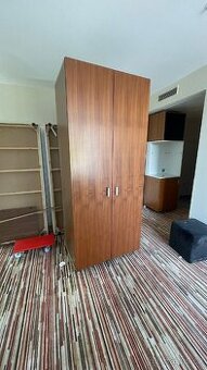 10ks Šatní skříně z hotelu - 2