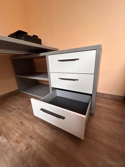 Pracovní stůl – super stav - 2