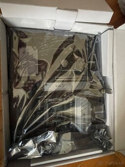 Prodám zde novou nepoužitou základní desku. - 2