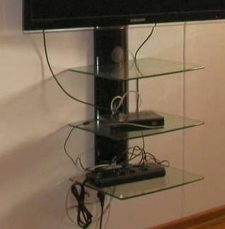 AUDIO/VIDEO 3 police k TV na stěnu - 2