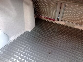 Guma kufru Felicia combi - 2