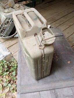 Vojenský kanystr 20L - 2