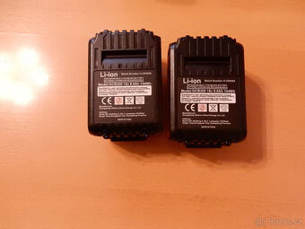 Prodám kompatibilní baterie s nářadím Dewalt - 2
