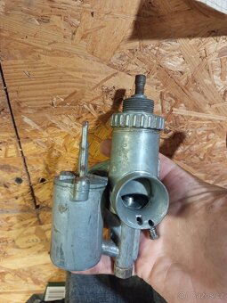 Karburátor a kryt karburátoru Jawa - 2