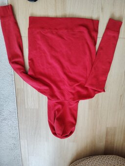 Červená mikina - 2