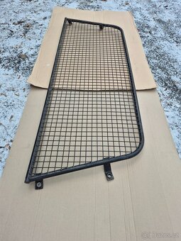 Zadní mříž do auta - 2